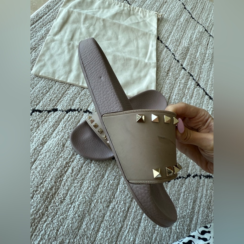 VALENTINO GARAVANI ROCKSTUD RUBBER SLIDES SIZE 37 - Picture 8 of 11